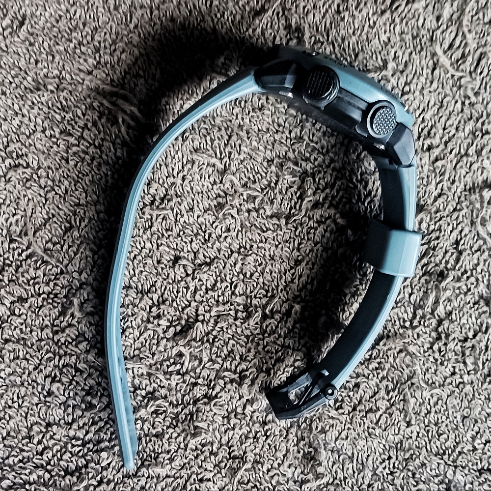 CASIO G-SHOCK - GA2000SU-2A ( UNISEX ) - Picture 6 of 11